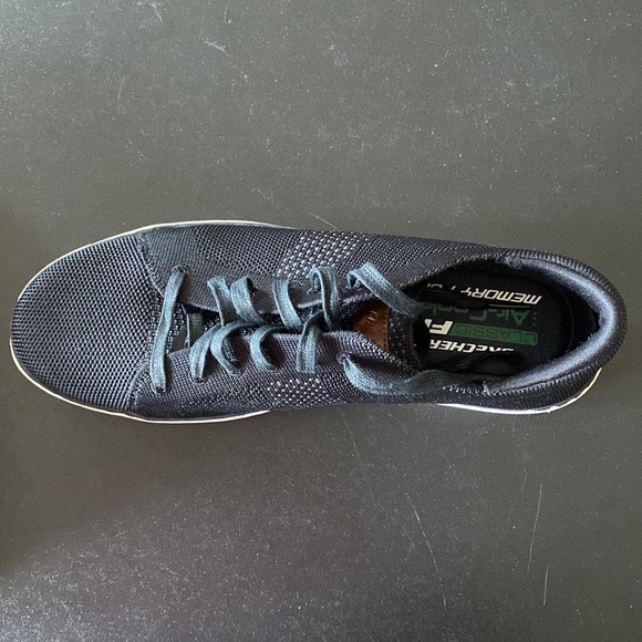 Skechers Classic Fit with Memory Foam - Picture 3 of 5